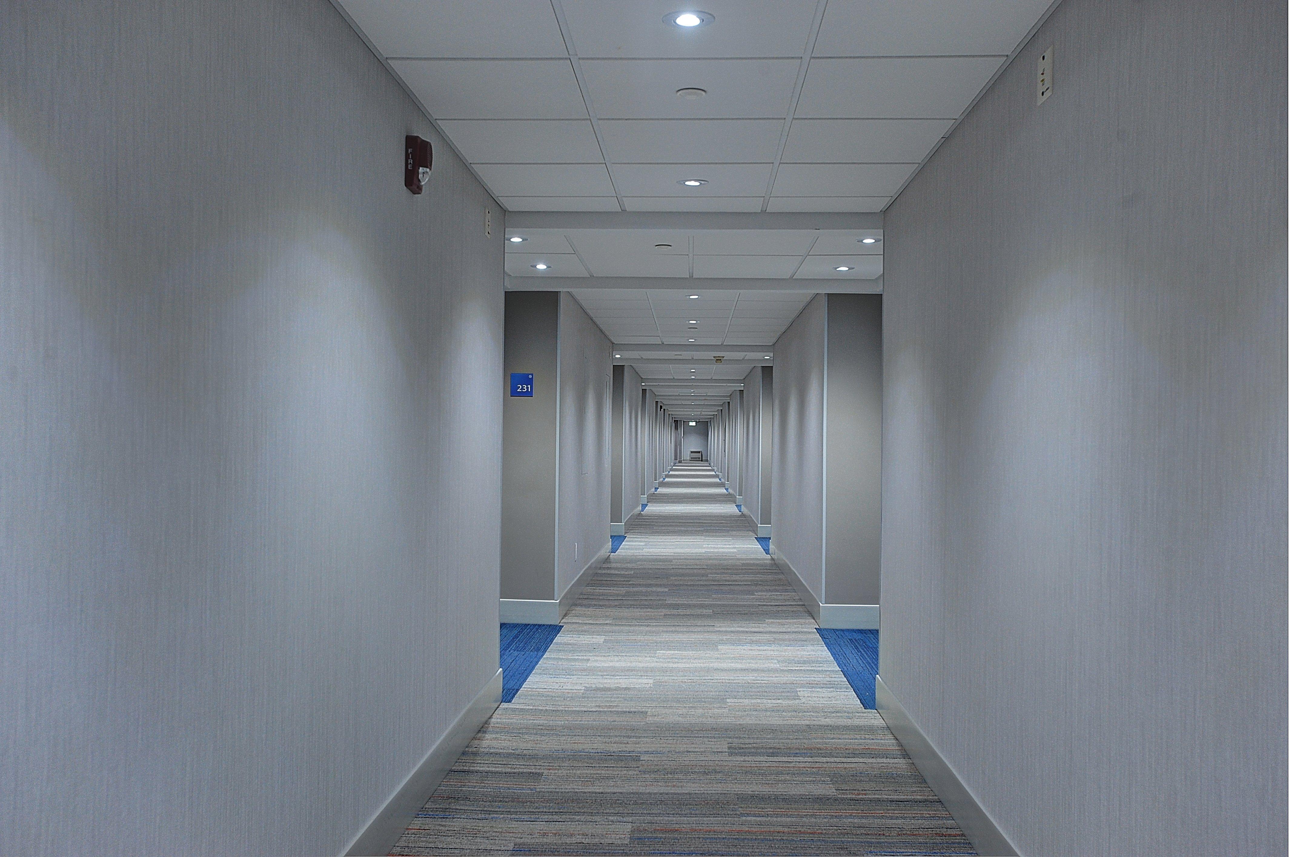 Express & Toronto Airport West By Ihg Hotel 4*
