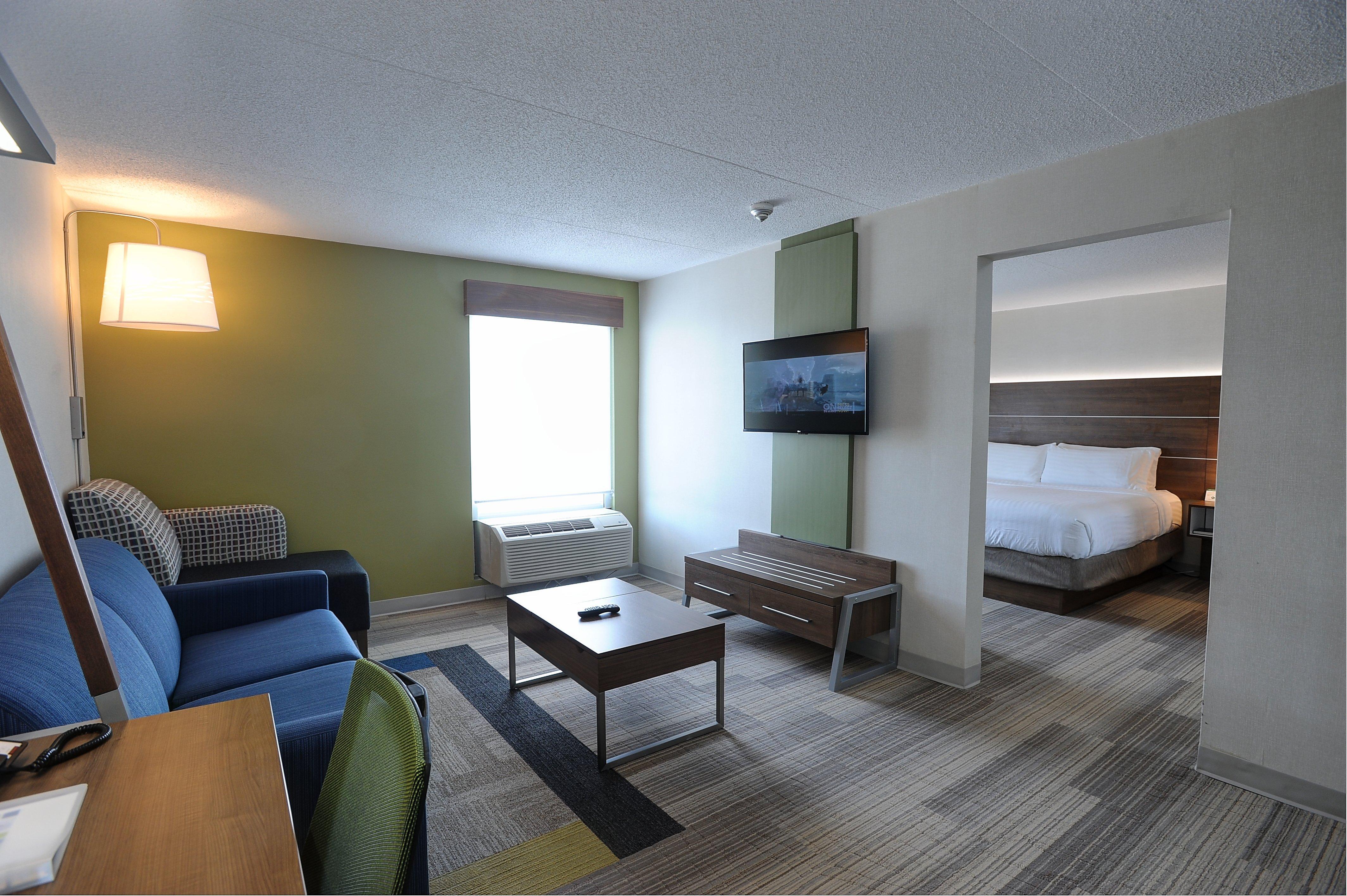 Express & Toronto Airport West By Ihg 4*