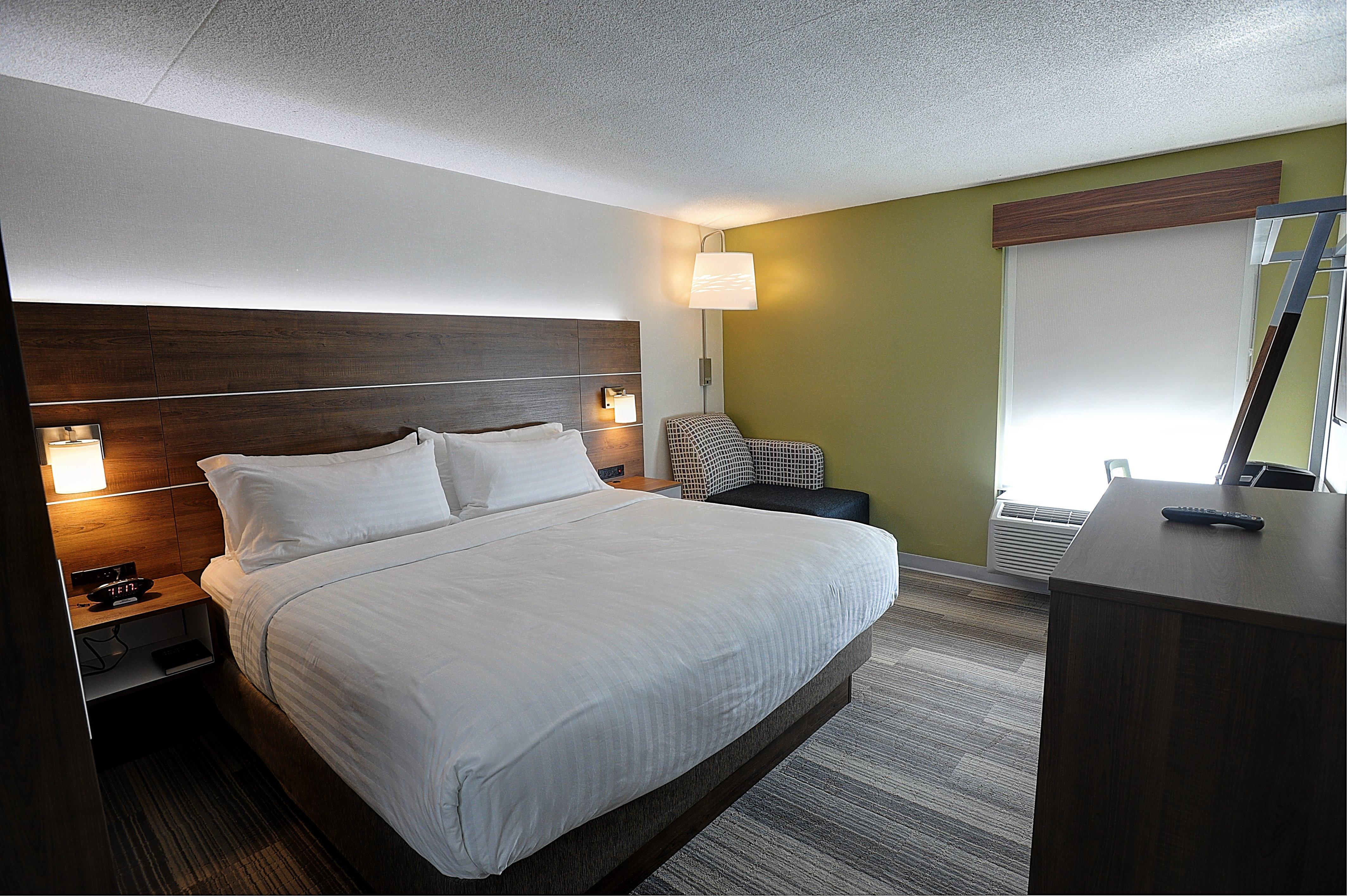 Hotel Express & Toronto Airport West By Ihg 4*