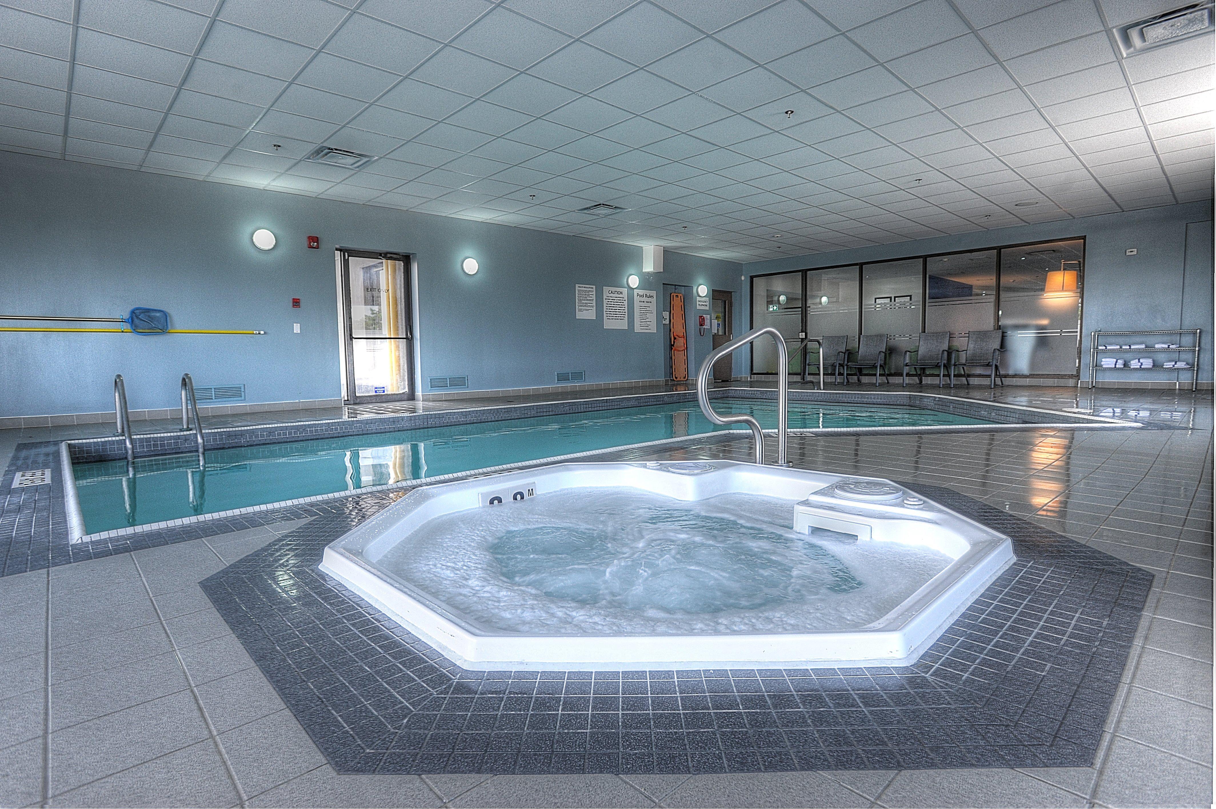 Hotel Express & Toronto Airport West By Ihg 4*