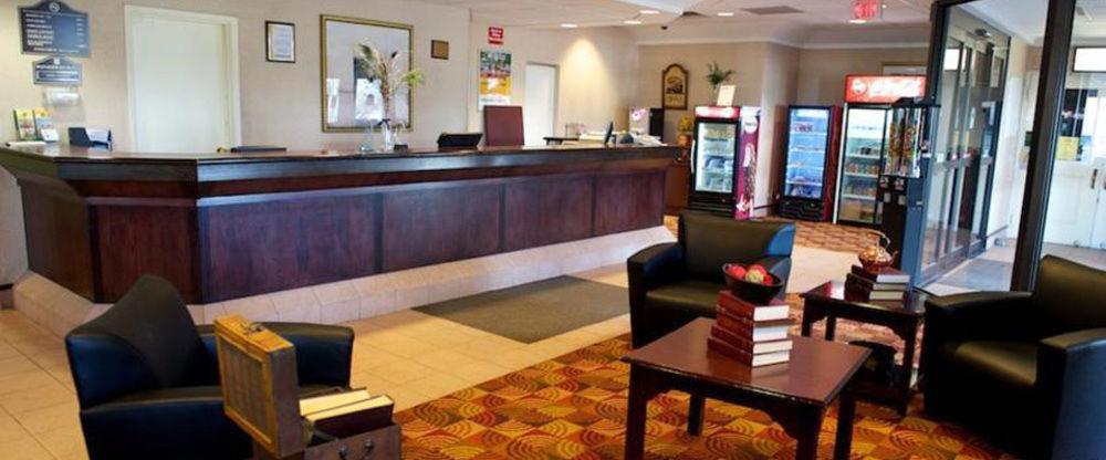 Hotel Express & Toronto Airport West By Ihg