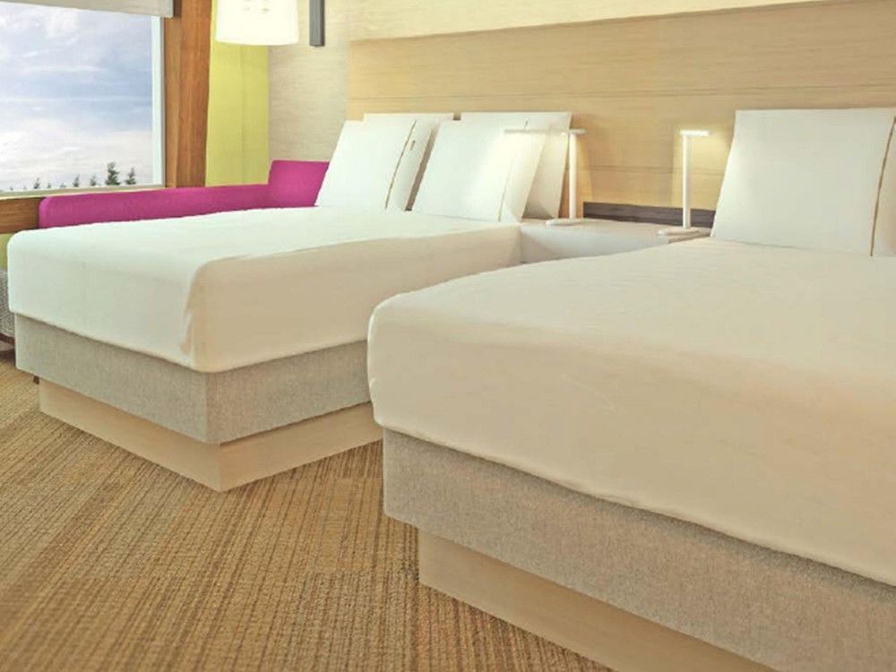 Express & Toronto Airport West By Ihg Mississauga