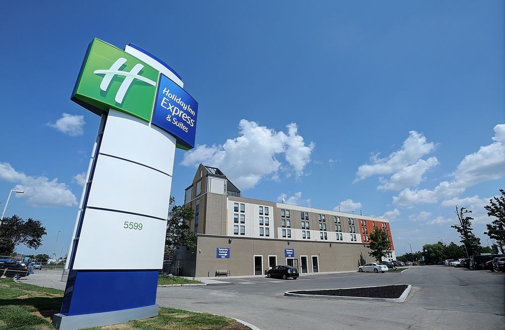 Express & Toronto Airport West By Ihg Hotel 4*