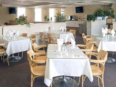 Hotel Express & Toronto Airport West By Ihg