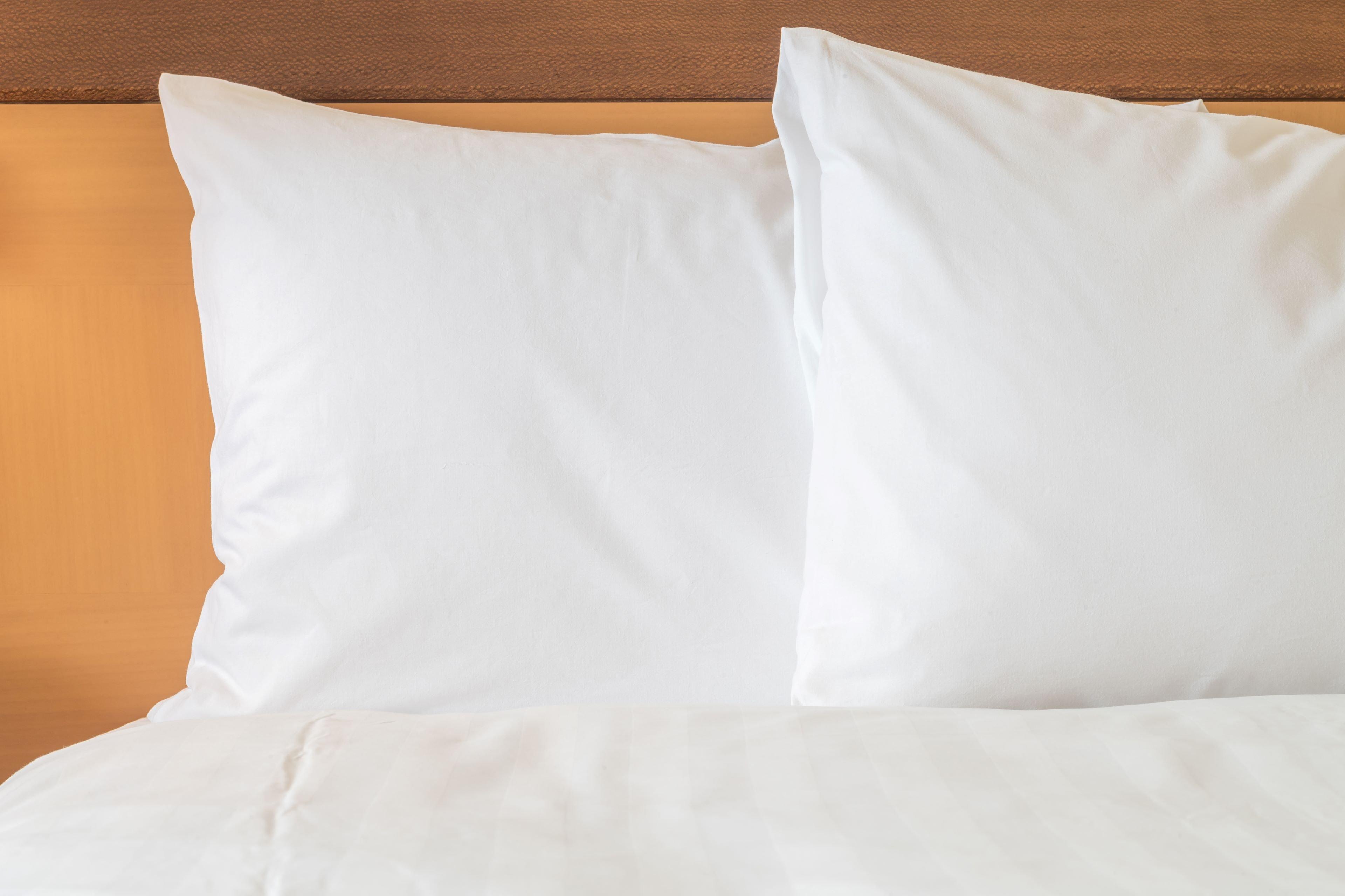 Express & Toronto Airport West By Ihg Hotel