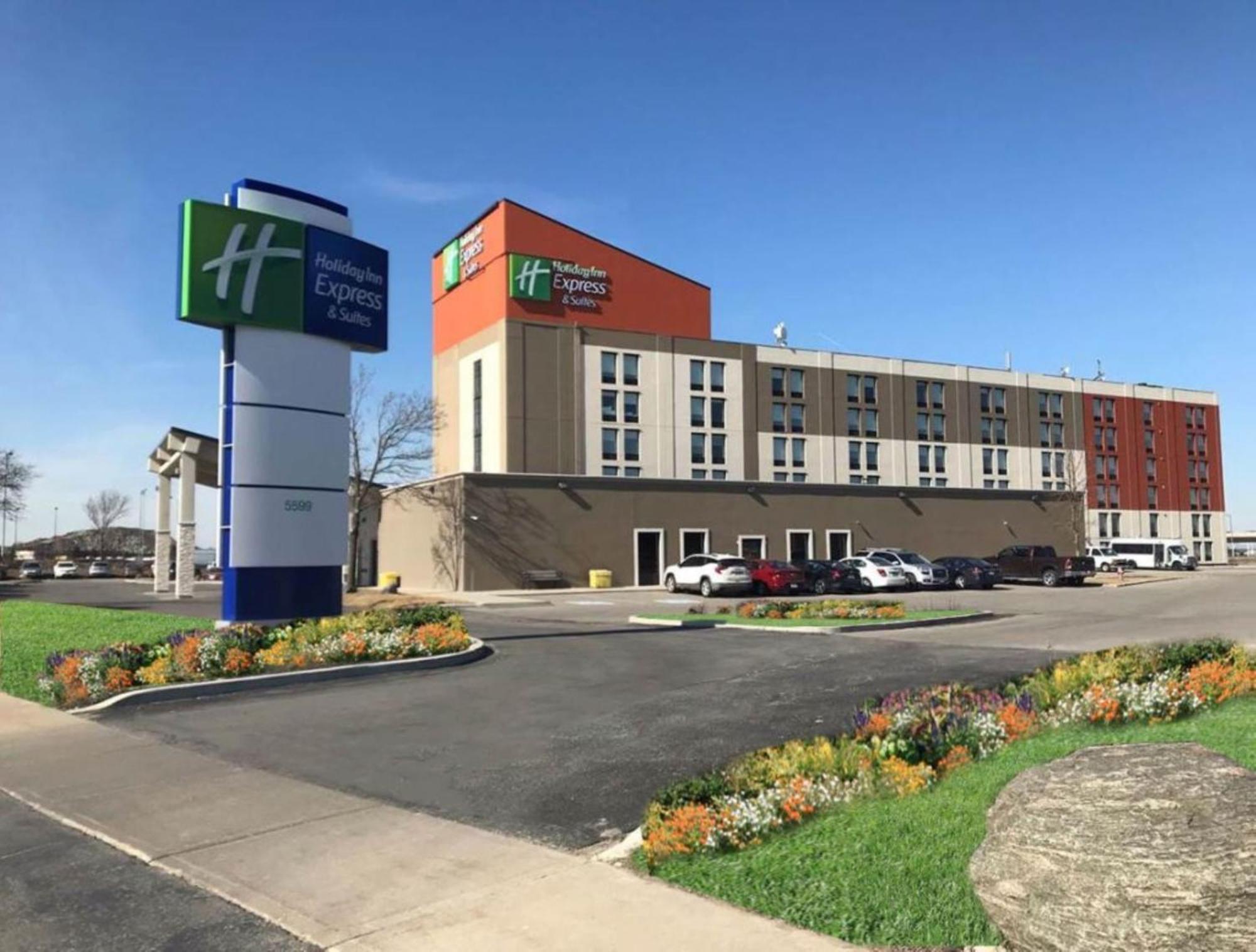 Express & Toronto Airport West By Ihg Mississauga