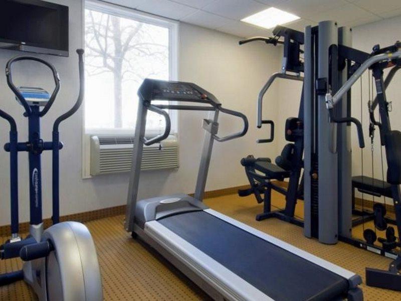 Hotel Express & Toronto Airport West By Ihg 4*